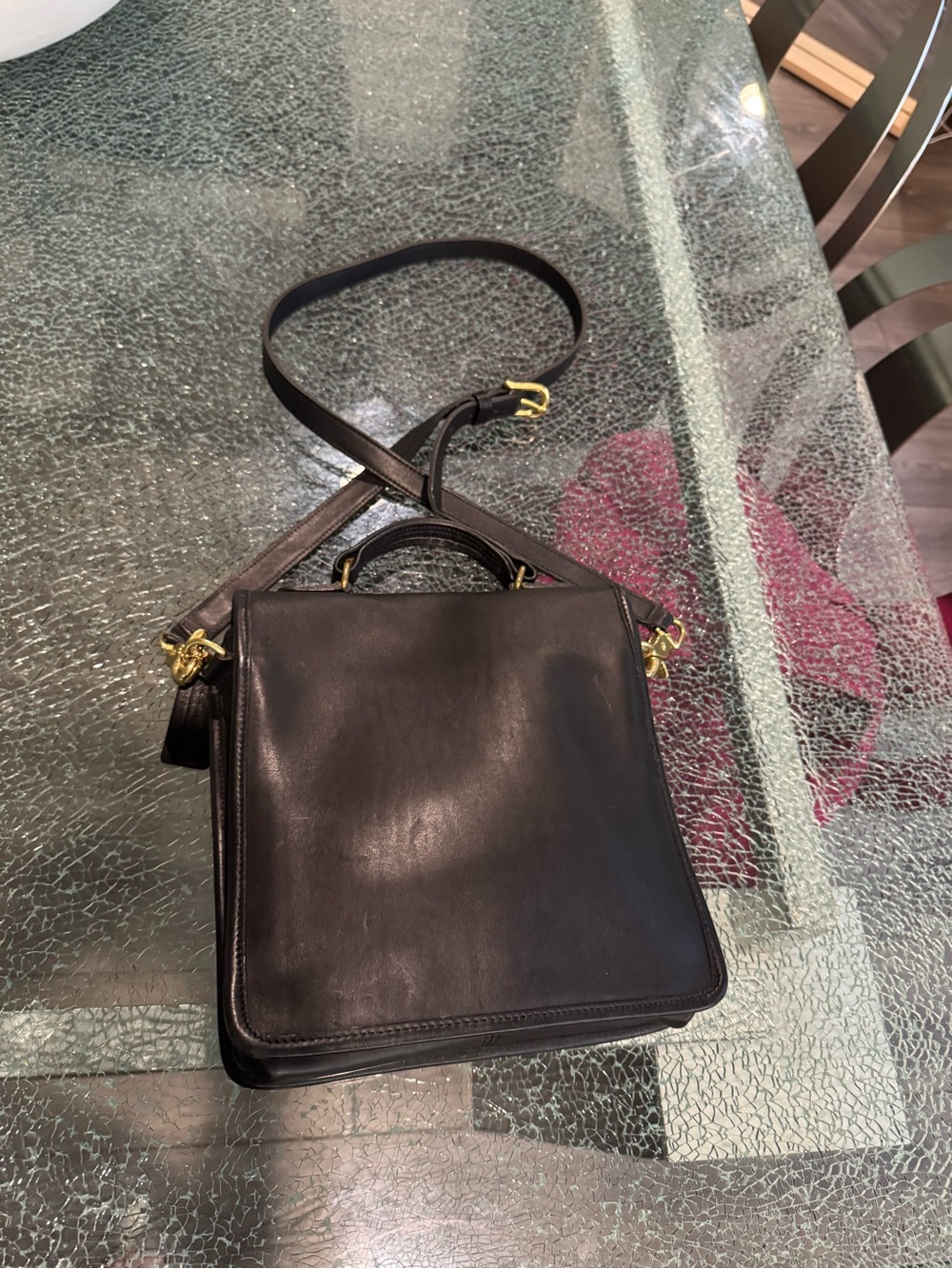 Coach Black Classic Leather crossbody Bag with Gold Hardware Charm - Picture 2 of 9